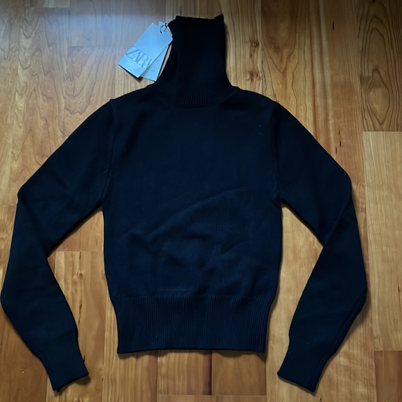 Zara High collar sweater with long sleeves. NWT - Picture 2 of 5